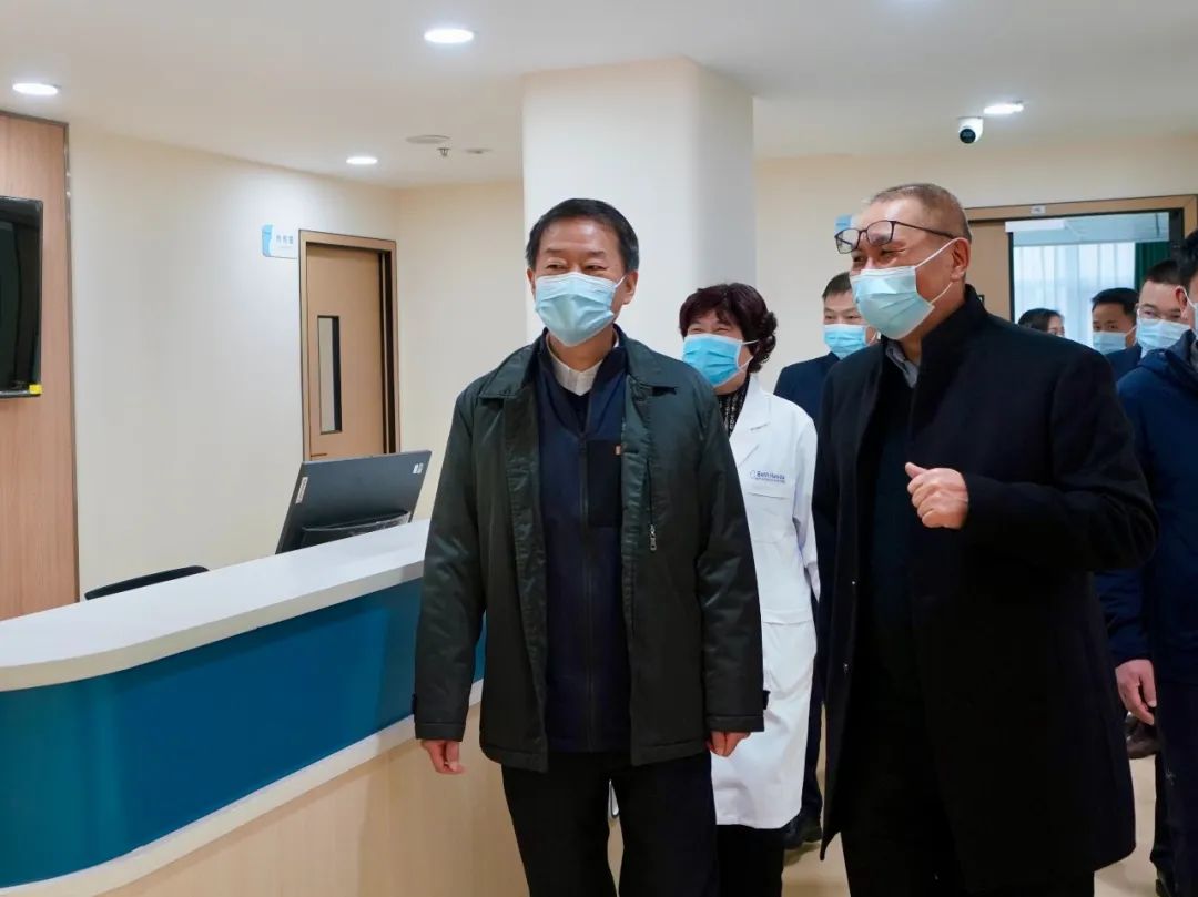 四川省尊龙凯时集团党委书记、董事长任丁率队赴锦弘集团调研