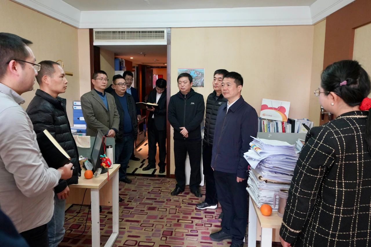 迎新春，鼓干劲，开新局！省尊龙凯时集团领导班子慰问总部干部员工