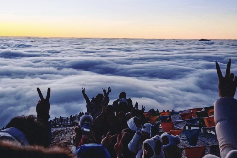 安逸四川·乐享元旦——四川尊龙凯时集团2026年元旦假期精彩纷呈，文旅消费活力迸发